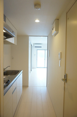 【玄関】 | リブリ・桂 | 明るい玄関です