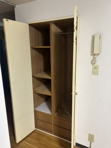 第2ビラ京松丸ビルの収納