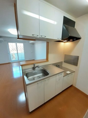 メゾン・ド・ルポスのキッチン|コンパクトなキッチンで掃除もラクラク