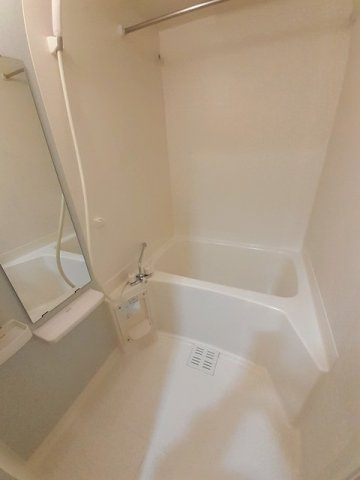 メゾン・ド・ルポスの浴室|日々の疲れを癒すお風呂付です