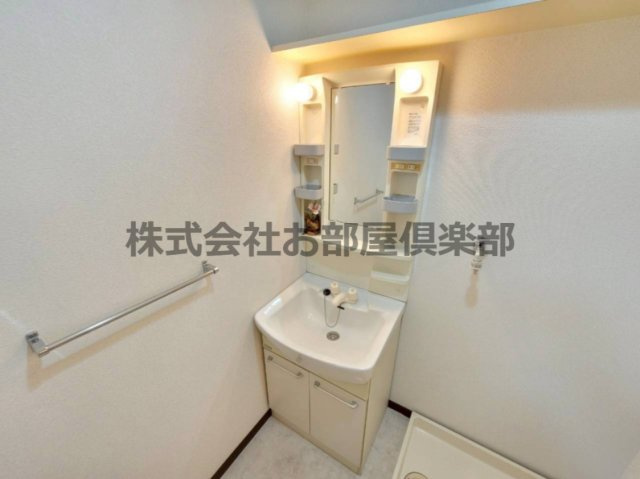 サクシードの洗面所|朝の支度にも助かる、独立の洗髪洗面化粧台