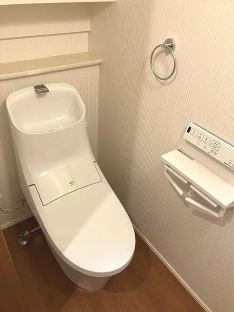 三春台戸建のトイレ