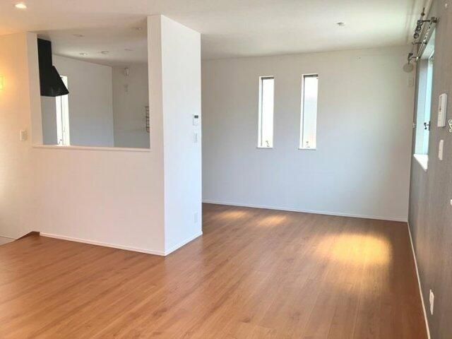 三春台戸建の居間・リビング