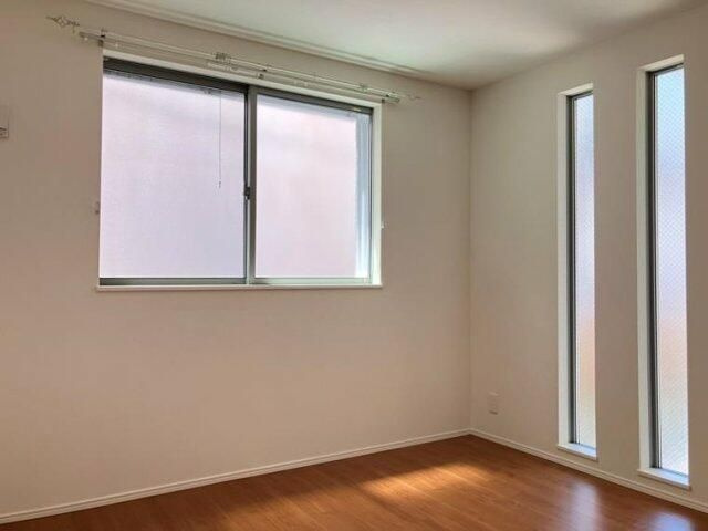 三春台戸建の寝室