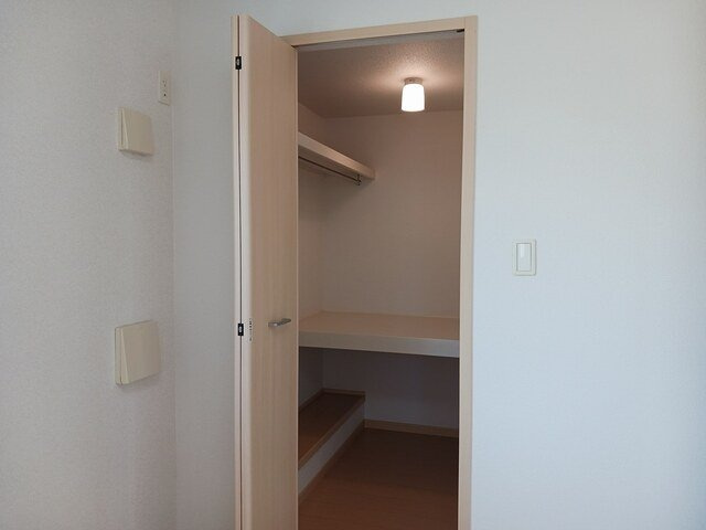 アイリス　αの収納