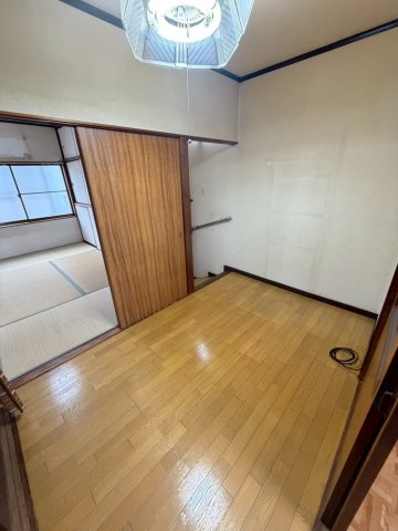 【居間・リビング】 | 八尾市山本町南　中古テラス　室内綺麗です