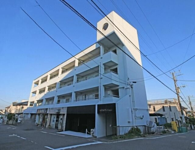 山王台マンションの外観