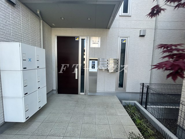 プレミール新検見川のエントランス