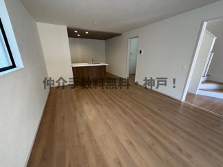 【居間・リビング】 | 神戸市西区伊川谷町潤和　新築戸建1号棟　仲介手数料無料！ | 居間です