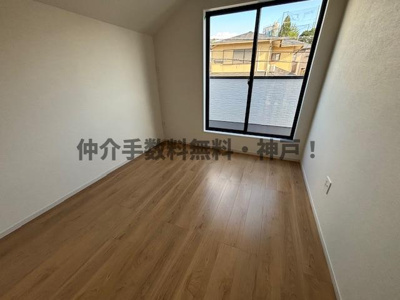 【洋室】 | 神戸市西区伊川谷町潤和　新築戸建1号棟　仲介手数料無料！ | 明るい洋室です