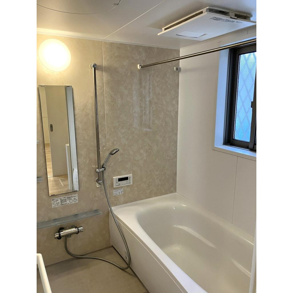 鈴谷戸建　Ａの浴室|日々の疲れを癒すお風呂付です