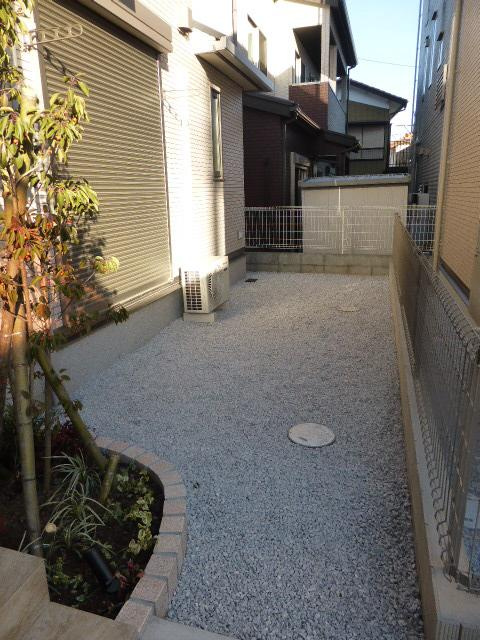 鈴谷戸建　Ａの庭