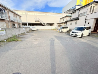 【前面道路含む現地写真】 | 狭山市下奥富　建築条件なし売地　「新狭山駅」徒歩6分　敷地79坪　