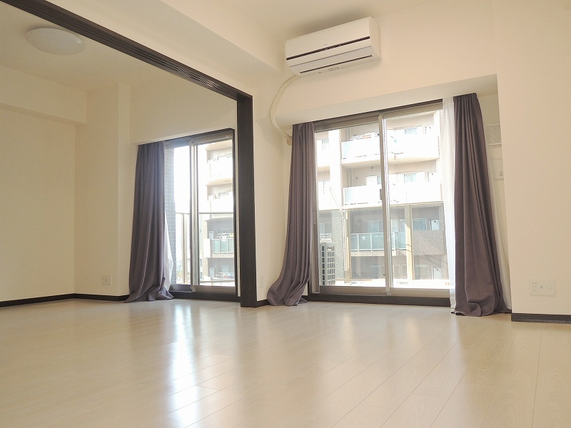 エステムコート谷町4丁目の居間・リビング