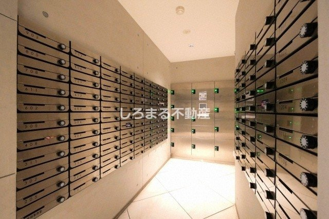 S-RESIDENCE緑橋駅前のロビー