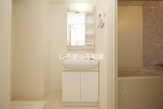 S-RESIDENCE緑橋駅前の独立洗面台