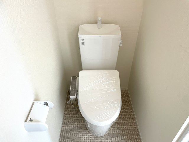 浦和区上木崎戸建ABCDのトイレ