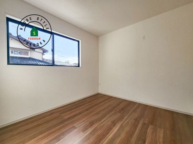 福岡市東区下原2丁目第3-1棟（1号棟）　の内観：施工例|採光良好な洋室は全居室、複層ガラスの遮熱効果と断熱効果で、一年中快適に過ごせます。