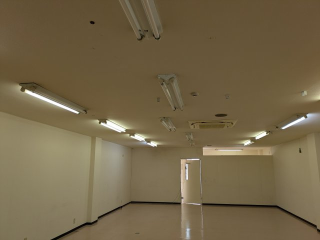 コカワ第一ビル１階の内装|事務所・店舗