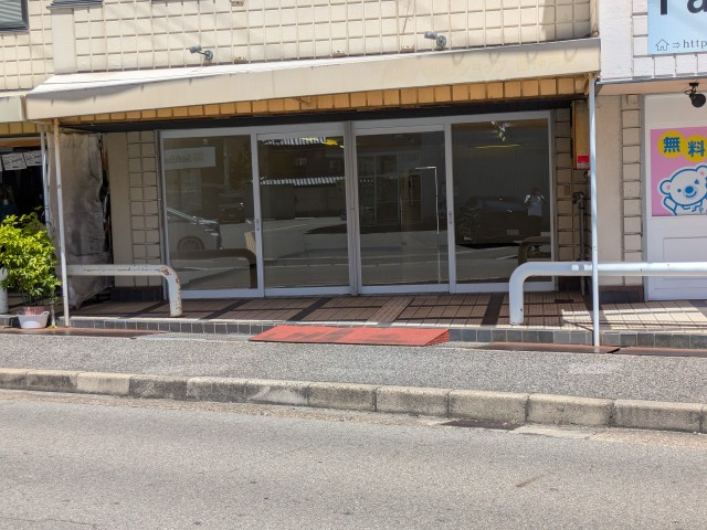 コカワ第一ビル１階の外観|外はこのようになっています