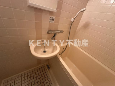 【洗面所】 | ガーデンヒルズ壱番館 | ゆったりとスペースのある洗面所