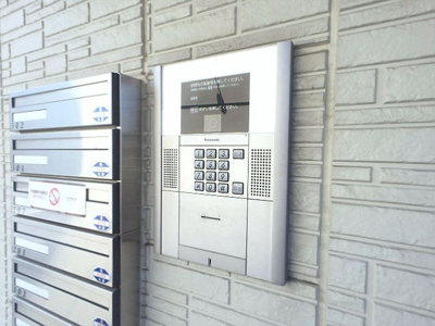 【エントランス】 | ラピタ | オートロックのエントランス