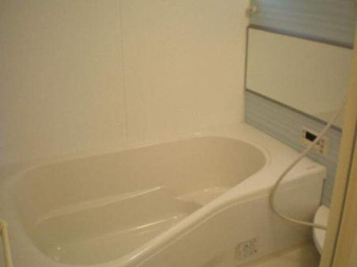 【浴室】 | エスポワール ルナ Ｂ | 大きな浴槽