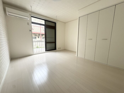 【居間・リビング】 | サンタヒルズ御幸本町 2号棟 | LDK