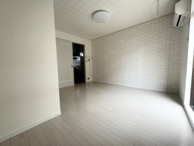 【居間・リビング】 | サンタヒルズ御幸本町 2号棟 | LDK