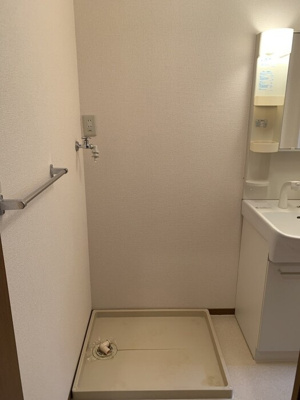 【設備】 | フローラルコート Ｃ | 洗濯機置き場