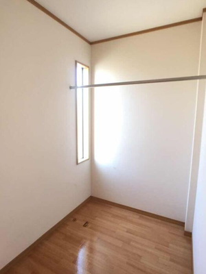 【居間・リビング】 | キューブタウン長田 Ｃ | サービスルーム