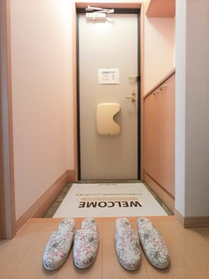 【玄関】 | グリーン･リーフ下高間木 Ｃ | シューズボックス付き玄関