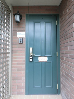 【玄関】 | グリーン･リーフ下高間木 Ｃ | 玄関前