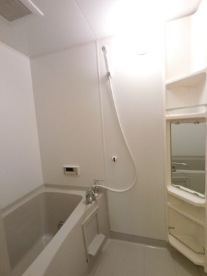 【浴室】 | グリーン･リーフ下高間木 Ｃ | 追い炊き機能付き浴室