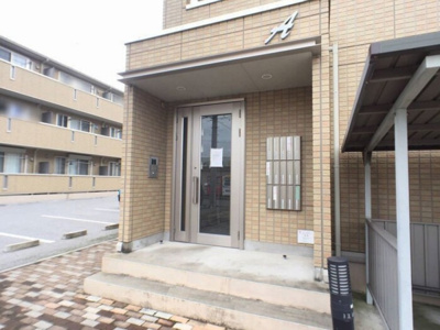 【エントランス】 | ルミエールヤナセ Ａ | エントランス