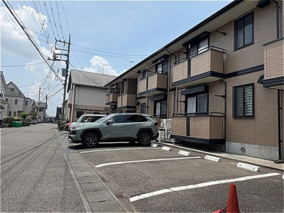 【駐車場】 | ロイヤルガーデン | 駐車場