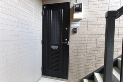 【玄関】 | ロイヤルガーデン | 玄関前