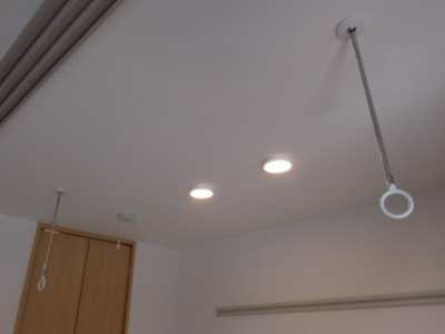 【設備】 | フォーゲルテラス ブラウⅠ | 室内物干しと照明