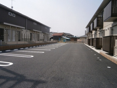 【駐車場】 | フォーゲルテラス ブラウⅠ | 駐車場