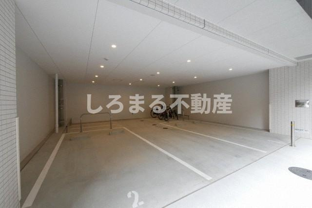 エステムコート難波サウスプレイスⅧハイドの駐車場