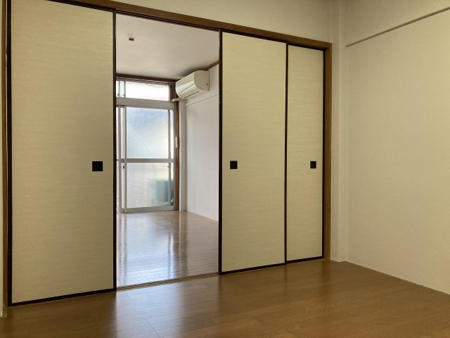 東映マンションの居間・リビング
