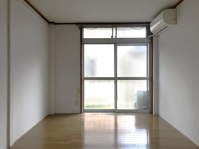 東映マンションの居間・リビング