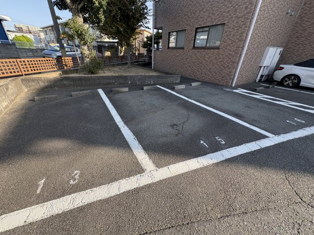 ラメール松江の駐車場