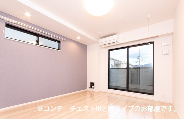 【賃貸アパート】グリーナブル若葉Ⅰの居間・リビング|使いやすい居間です