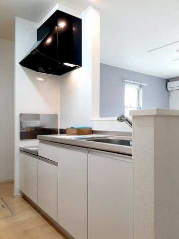 【賃貸アパート】バーントシェンナ　Ⅱのキッチン|使いやすいキッチンです