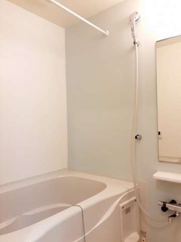 【賃貸アパート】バーントシェンナ　Ⅱの浴室|ゆったり過ごせるお風呂です