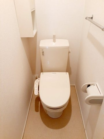 【賃貸アパート】バーントシェンナ　Ⅱのトイレ|清潔感のあるトイレです