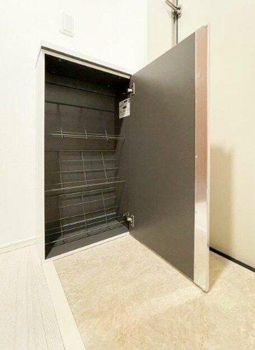 STAYGOLD EGOTAの玄関