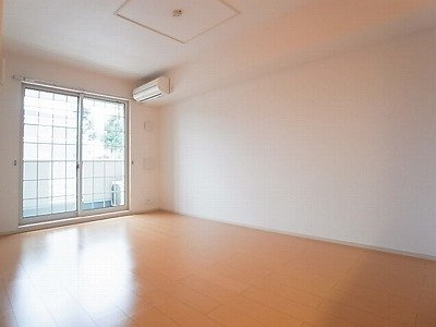 【賃貸アパート】アンジュエールＢの居間・リビング|居間です