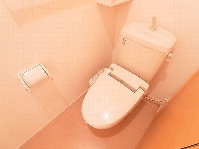 【賃貸アパート】アンジュエールＢのトイレ|清潔感のあるトイレです